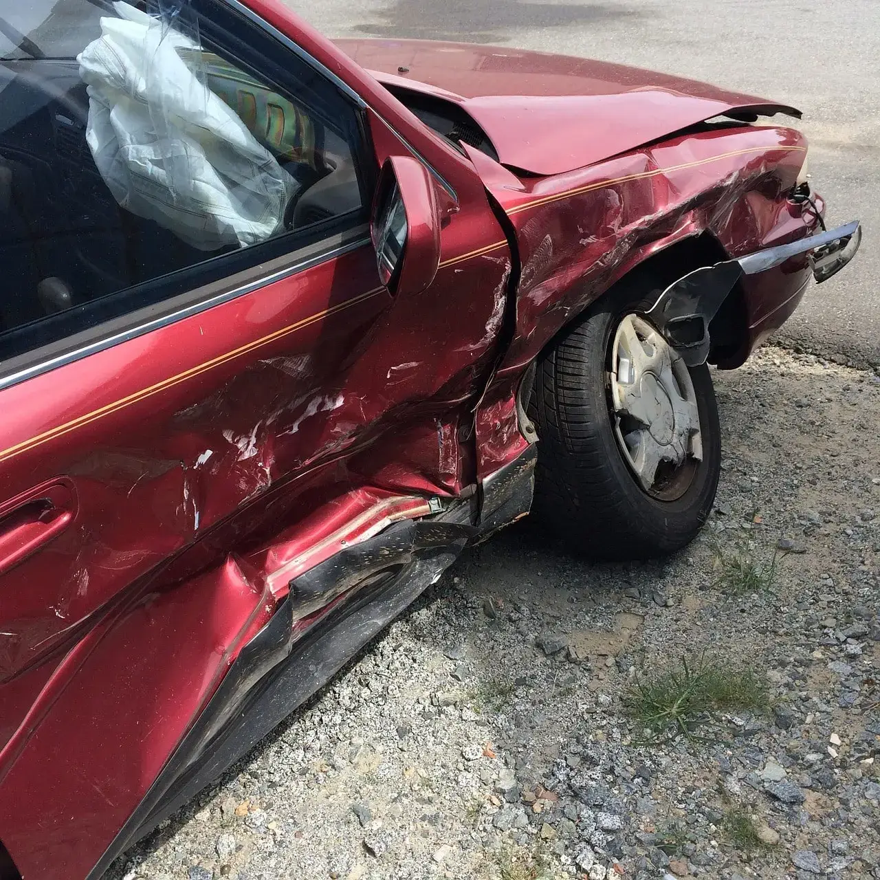 car-accident-1660670_1280-min